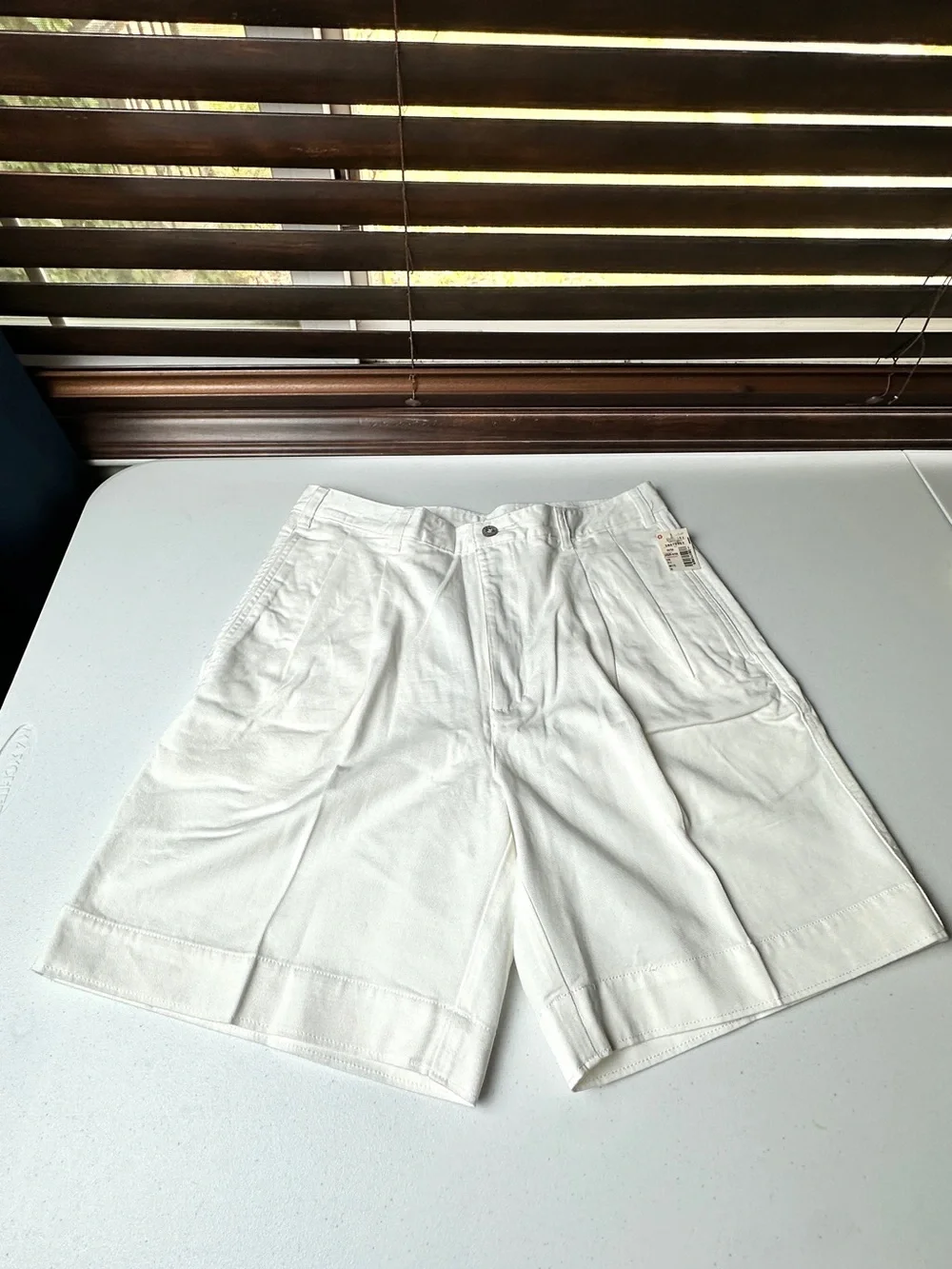 NWT Vintage Levi's Dockers Men's White Flat Front Cotton Shorts Style 30529-0750